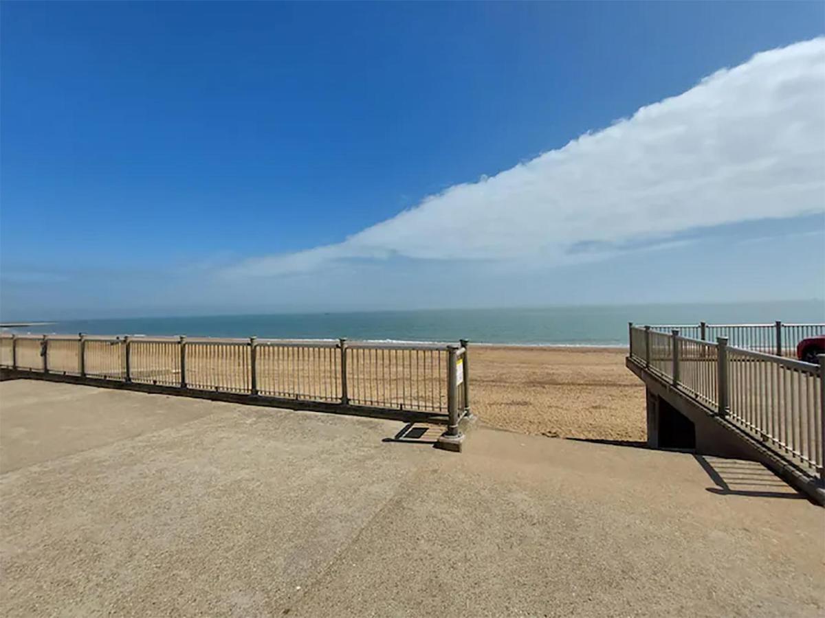 Sohot Stays Royal Sands Seaview Apt Free Parking Sleeps 4 램즈게이트 외부 사진